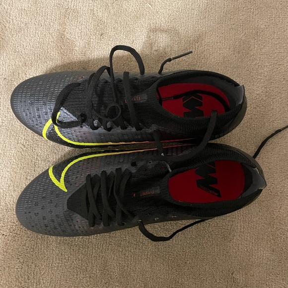 Nike Mercurial Vapor 14 Pro FG
Firm-Ground Soccer Cleat - Picture 3 of 5